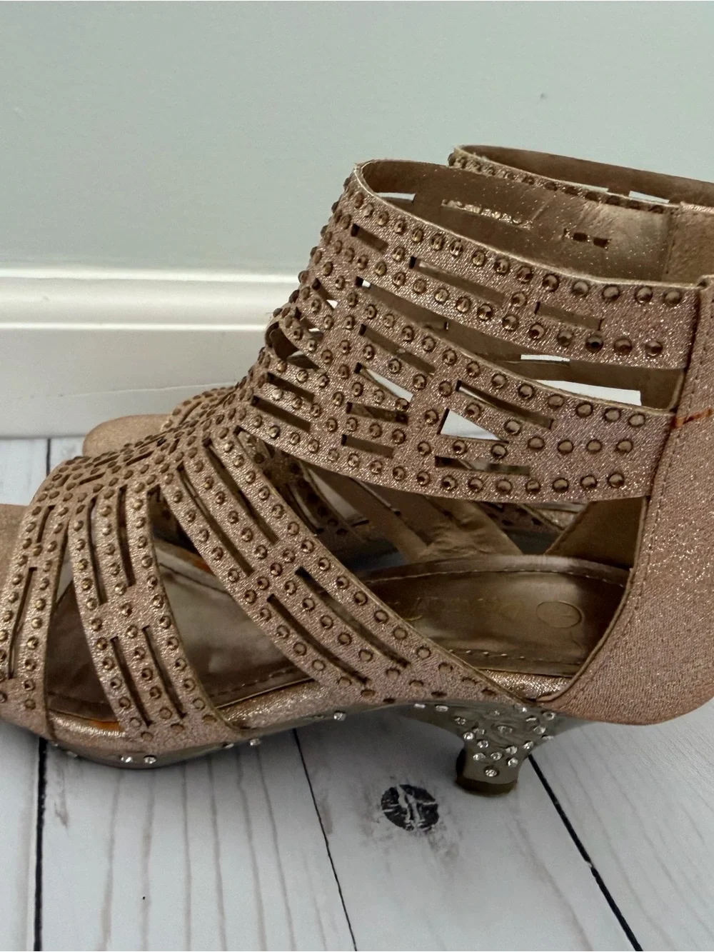 Dream Pairs Rose Gold Strappy Studded Girls' Dress Sandals